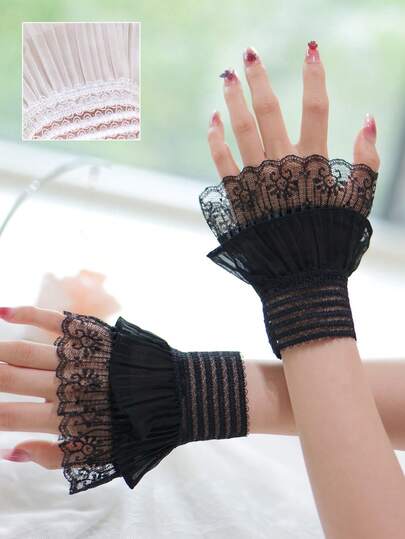 1 đôi găng tay nữ ren phối bèo nhún lưới hoa văn thanh lịch, có thể tháo rời, phù hợp cho mọi mùa.