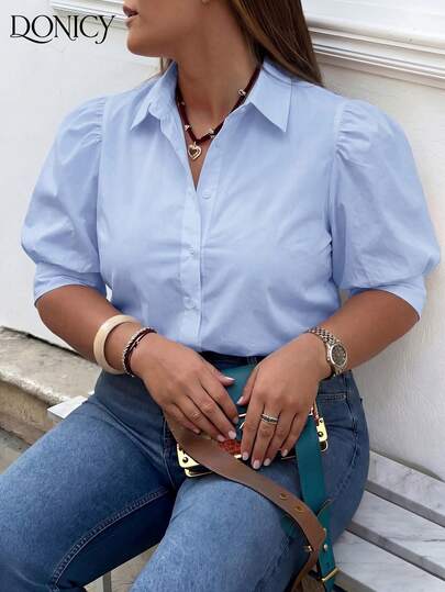 DONICY Camisa feminina plus size azul-clara com mangas bufantes, tecido de algodão, gola com amarração, modelagem solta, ideal para looks casuais de primavera e para o trabalho.