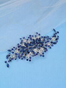 1件复古风格女士发梳，饰以仿珍珠、水钻和花朵，优雅独特，是情人节和婚礼的理想配饰。 - 彩色 - 查看 17