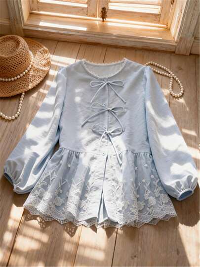 Áo kiểu nữ cỡ lớn thời trang xuân/hè, tay dài, cổ tròn, phối ren, cài nút, thắt nơ.