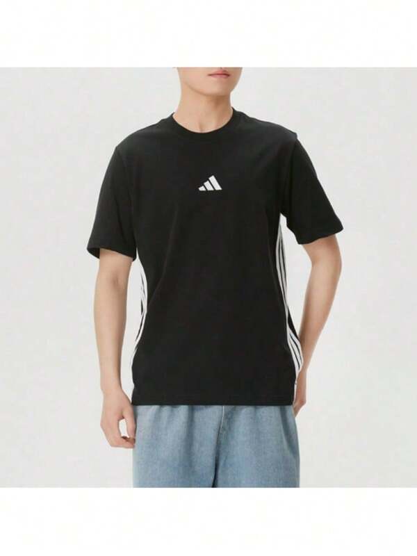 Adidas男裝上衣2026春季新款運動休閒小LOGO三條紋舒適透氣圓領短袖T卹JD1906