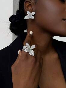 Bộ 3 món bông tai hình hoa đính đá toàn bộ và nhẫn pha lê hình lá có thể mở ra, phụ kiện thời trang kiểu Âu và Mỹ. - Bạc - Xem 1