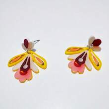 1 par de pendientes con colgante de impresión acrílica brillante y de alta definición con diseño floral artístico sobre fondo amarillo, adecuado para vestidos femeninos o atuendos casuales dulces, accesorio de joyería versátil para uso diario, vacaciones o regalo durante todo el año - pendientes - Ver 1