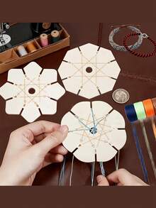 1/4 chiếc đĩa dệt hình hoa bằng gỗ, dụng cụ dệt vòng tay, cuộn chỉ xâu hạt, vật liệu làm quà tặng, làm vòng tay tình bạn, đồ dùng thủ công dệt, làm đồ trang sức DIY, đồ dùng thủ công mỹ nghệ, dụng cụ dệt chính xác, phụ kiện dệt nhẹ, dụng cụ làm đồ trang sức, sở thích DIY - Nhiều màu - Xem 2