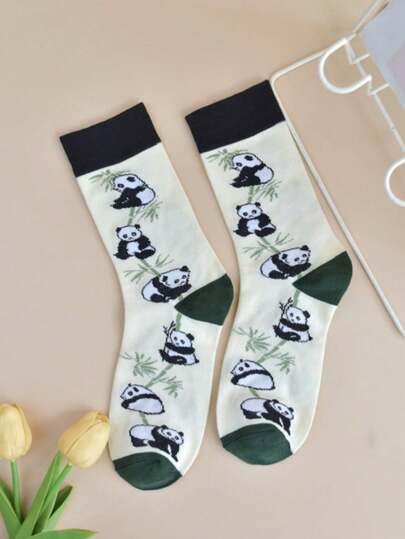 1双女士多色熊猫竹子印花袜，柔软舒适，黑色袜头、袜跟和袜口，适合日常穿着。