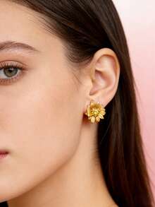 Bông tai hình hoa mạ vàng đính đá Cubic Zirconia | Khuyên tai bạc S925 không gây dị ứng | Bông tai tối giản mạ vàng mờ - Vàng - Xem 2