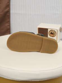 这款闪亮的水晶饰品设计时尚高端，功能独特，适合派对、旅行以及儿童佩戴。 - 黑色 - 查看 9