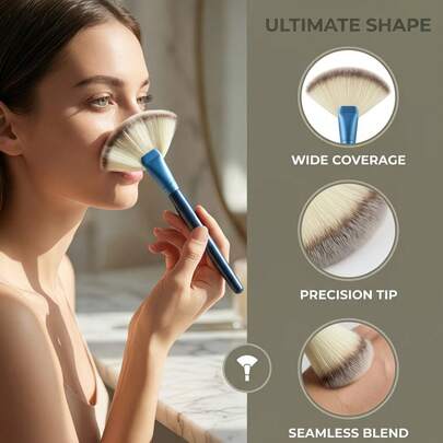 1支超大号蓝色扇形轮廓刷，可作面膜护理刷、超蓬松古铜粉高光刷，面部及身体两用扇形刷