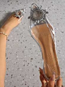2026 Sparkling Decorated Peep-Toe Crystal Flat Low Heel Sandals, Fashionable, Elegant, With Shiny Circular Decoration And Crystal Flat Heel Design, Suitable For Weddings, Parties, Galas, And Versatile Wear - Silver - View 5