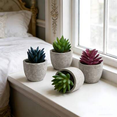 Bộ 3 chậu cây mọng nước nhân tạo (bao gồm chậu xi măng). Thích hợp để trang trí trong nhà, sân vườn, trưng bày trên giá sách và để bàn. Đây cũng là một món quà tốt nghiệp tuyệt vời.