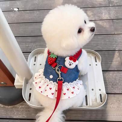 Vestido de arnés de mezclilla con estampado de corazón con volantes y correa para mascotas, arnés de chaleco para perros y gatos pequeños con diseño de oso de fresa lindo