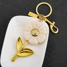 1pc New Exquisite Daisy Keychain Beautiful And Creative Flower Keychain Pendant Multi-Functional Wallet Charm Presented To Women's Jewelry Gift - Multicolor - View 6