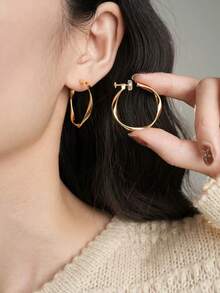 1对时尚不对称几何金属圈形耳环，光滑铜质夹式耳环，可调节螺旋耳夹，适合女性日常佩戴和节日礼物 - 耳夾 - 查看 4
