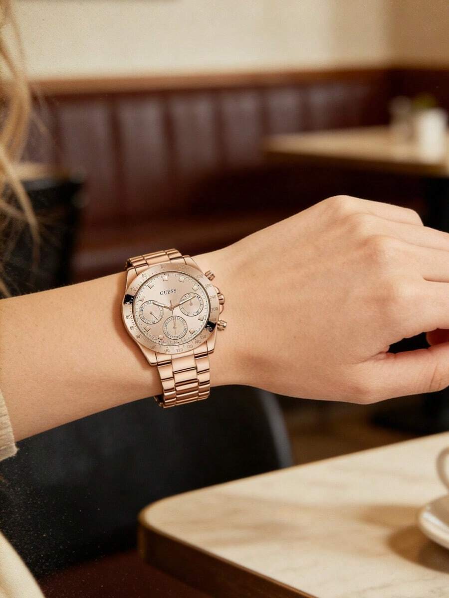 Guess 女士经典腕表，玫瑰金金属表带，不锈钢表圈，多功能多表盘设计，简约方形表盘，优雅百搭，适合办公、通勤和日常佩戴。 - 銅色 - 查看 1