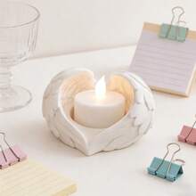 Chân nến hình cánh thiên thần, thích hợp cho nến tealight hoặc nến giả, lý tưởng để trang trí nhà cửa và trưng bày trên bàn làm việc. Món đồ trang trí chân nến độc đáo và sáng tạo này là một món quà tuyệt vời dành cho những người yêu thích trang trí. - Một cỡ - Xem 5