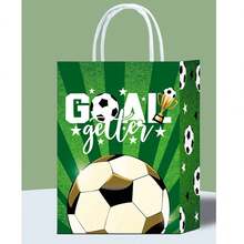 Sacola de presente com tema de futebol, ideal para: festa de aniversário com tema de futebol, festa para assistir à Copa do Mundo/Eurocopa, formatura, festas de fim de ano, eventos esportivos escolares, atividades de integração de equipe, premiações estudantis e atividades de clubes esportivos. - A - Ver 16