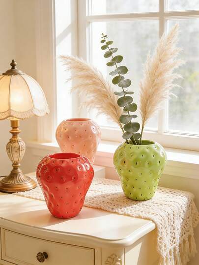 Aesthetic Strawberry Resin Flower Vase, Cute Fruit-Shaped Planter For Modern Home Decor, Minimalist Nordic Style Tabletop Vase For Living Room, Bedroom, Vanity, Ideal For Dried Florals, Pampas Grass, Housewarming Gift, Cute Room Decor For Girls