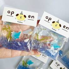 这款创意小鲸鱼造型挤压袋，线条流畅优雅，采用优质慢回弹材料制成。触感柔软舒适，质地细腻，视觉效果清新迷人。它兼具精美的装饰性和舒缓的触感。 - 彩色 - 查看 8