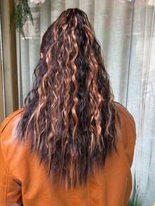 WaveTrip Ss Style Inspo 女士度假穿搭夏季穿搭 24 英寸渐变波浪爪形马尾夹式耐热合成假发，适合女性、女孩、派对和日常使用 - 挑染棕色 - 查看 12