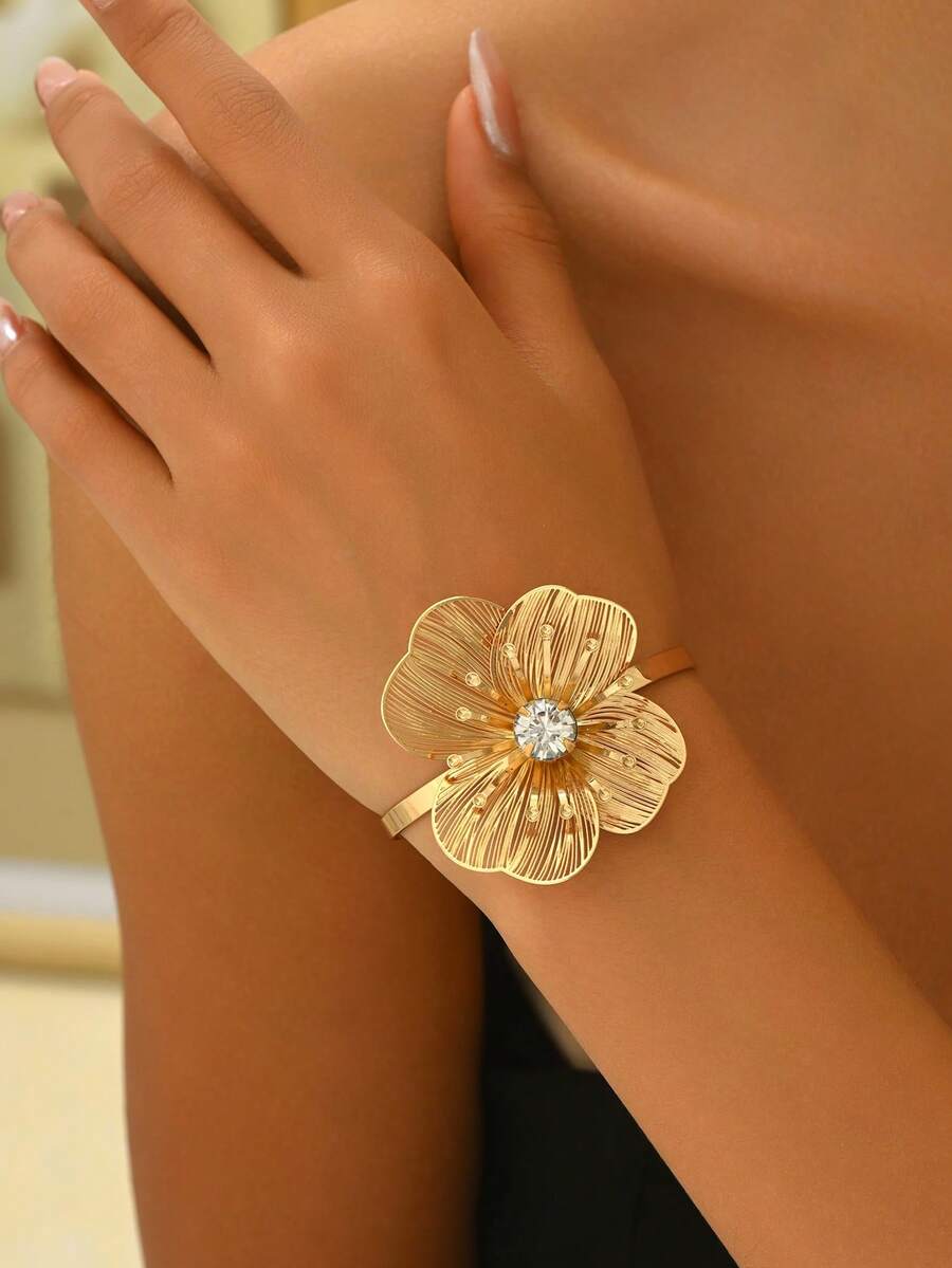 1 chiếc vòng tay hình hoa rỗng đính đá lấp lánh, thiết kế riêng, thích hợp cho kỳ nghỉ và đeo hàng ngày. - Vàng - Xem 1