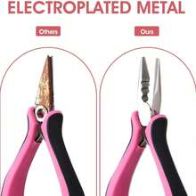 Bộ dụng cụ nối tóc màu hồng bao gồm kìm kéo tóc, móc nối tóc và 100 vòng nối tóc nhỏ. - Xem 5