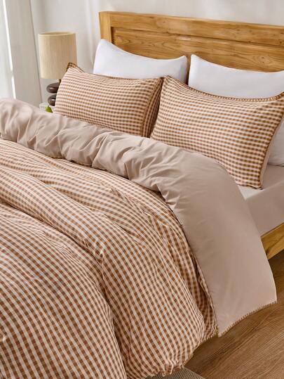 Bộ chăn ga gối 4 món thêu hình vỏ sò, mềm mại và thoải mái, họa tiết caro tối giản, thoáng khí và mềm mại, phù hợp cho mọi mùa. Bộ sản phẩm bao gồm 1 vỏ chăn, 1 ga trải giường, 2 vỏ gối, không kèm ruột chăn, thích hợp cho phòng ngủ, ký túc xá, nhà ở, nhiều kích cỡ khác nhau.