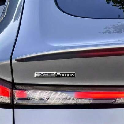 Tem dán logo xe phiên bản giới hạn, thích hợp trang trí cốp sau, tem dán thân xe thời trang, phụ kiện ngoại thất chống thấm nước đa năng, tem thay thế logo xe bằng kim loại/nhựa, tem logo chữ phiên bản giới hạn thời trang dán lên cốp sau và cản xe, tem dán tự dính phù hợp với hầu hết các loại xe hơi và SUV.