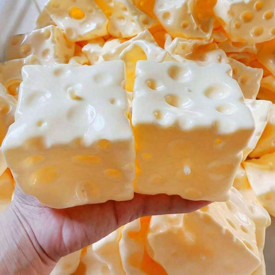 1pc 7cm Square Ultrathin Cheese Ball Squishy Toy, TPR Slow Rebound Squeeze Toy, No Filler, Cheese Skin Squishy, Birthday//Halloween,, Stress Relief Teens - 1PC - 查看 1