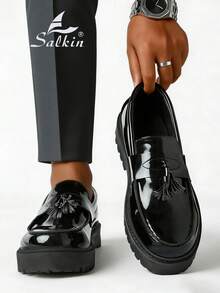 Salkin 新款时尚设计师男士流苏乐福鞋，优雅绅士社交鞋，亮面漆皮黑色纯色，柔软舒适的皮革鞋面，休闲日常穿着，返校学生风，厚底增高，商务正装办公室派对婚礼新郎鞋，春夏秋季均适用，尺码偏小，建议选购大一码。 - 黑色 - 查看 10