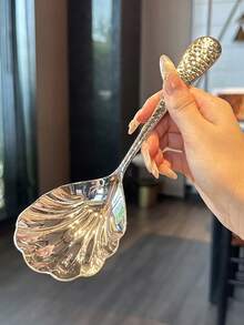 Bộ 1/2/4 thìa bằng thép không gỉ thiết kế hình vỏ sò, thích hợp dùng để múc canh, trộn thức ăn, dùng trong nhà bếp, nhà hàng, các buổi họp mặt, cắm trại, dã ngoại, tiệc buffet. - Bạc - Xem 8