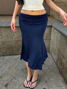 Chân váy midi xếp ly màu đen, dáng đuôi cá, ôm sát cơ thể, thích hợp cho việc đi làm hàng ngày. - Màu xanh hải quân - Xem 3