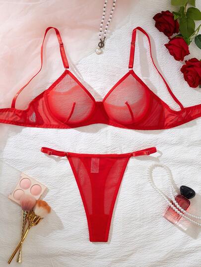 两件套红色网纱柔软内衣套装，多尺码钢圈罩杯，简约塑形设计，修饰胸型，低腰丁字裤底，柔软亲肤面料，适合日常穿着或特殊场合。