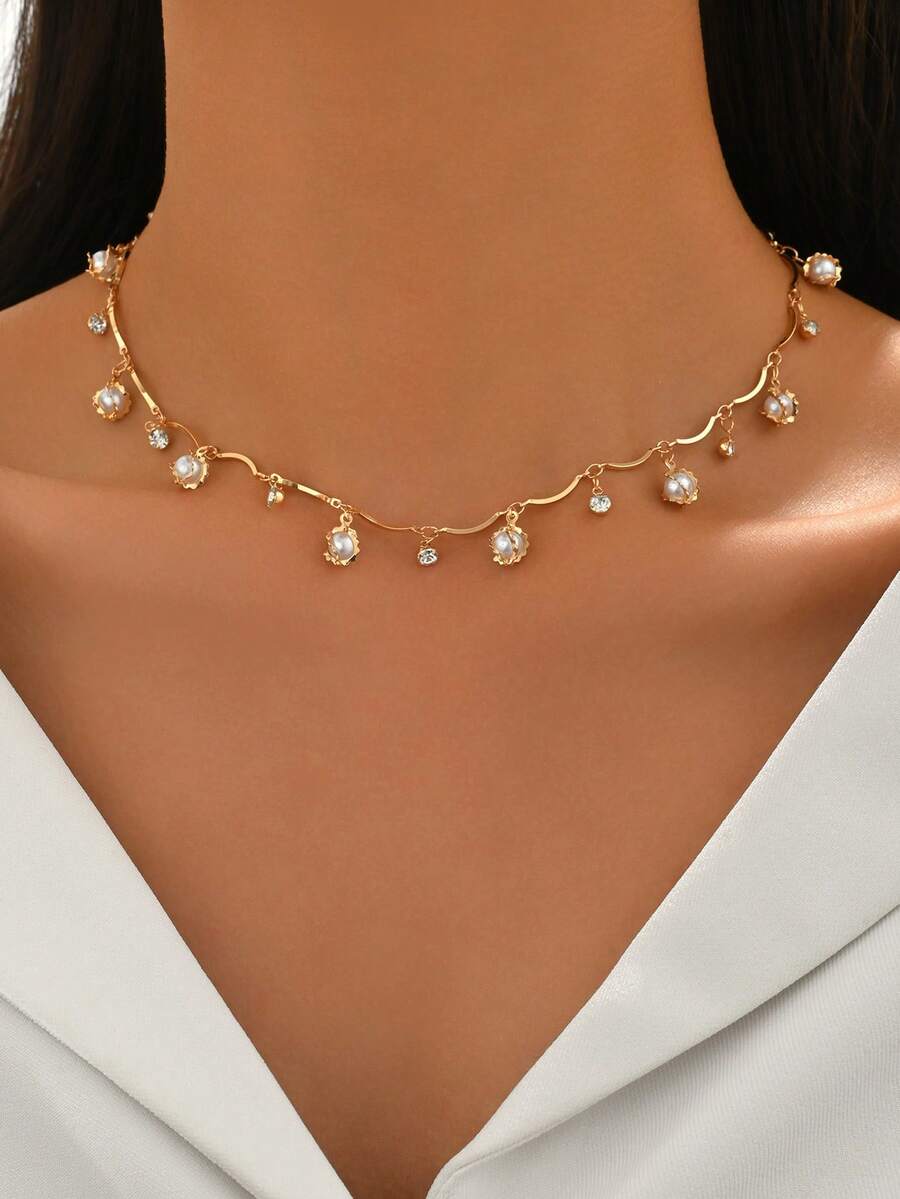 1 chiếc vòng cổ thủ công tối giản đính ngọc trai giả và đá rhinestone, trang sức đeo cổ thời trang đa năng dành cho nữ, phù hợp để đeo hàng ngày, dự tiệc, hẹn hò, đi nghỉ mát và tụ họp. Dây chuyền thủ công được cắt ngẫu nhiên. - Vàng - Xem 1