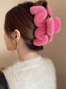 1 pièce Pince à cheveux en peluche de couleur unie pour l'automne/l'hiver, accessoires de plage pour tenues d'été, pince à cheveux de plage - Rose vif - Voir 1
