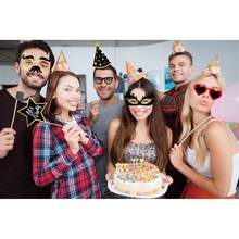 39 Peças Conjunto de Acessórios de Fotografia para Estúdio de Aniversário, Inclui Decorações de Celebração, Formatura, Lembrancinhas e Suprimentos para Festa de Casamento, Adequado para Decoração de Festa de Aniversário, Divertido, Fofo, Acessórios Fotográficos com Tema de Feriado (Dourado e Preto) - Visão 4