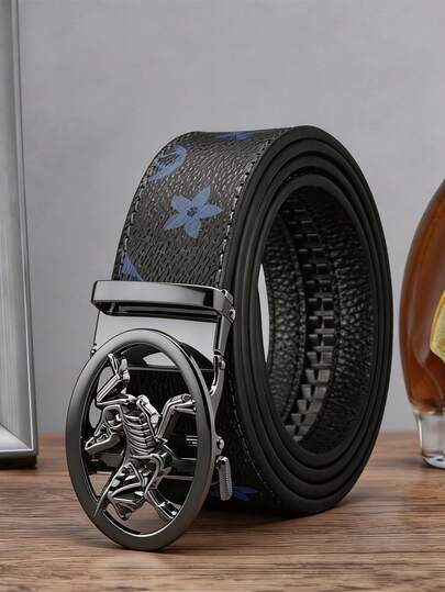男士120厘米（47.2英寸）可调节耐用真皮腰带，奢华图案腰带搭配时尚马匹自动棘轮扣，结实耐用，防刮耐磨，持久耐用，适合商务、正式、休闲和日常使用，多种颜色可选（棕色/黑色腰带搭配金色/银色/黑色扣环），是送给男士、父亲、丈夫或男友的理想礼物。