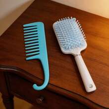 2pcs Cream Blue & Mint Green Hair Brush Set, Includes Cushion Brush, Wide-Tooth Comb, Anti- Brush, Scalp Massage Brush, Anti-Static Hair Brush, Pastel Color Comb, Cute Aesthetic Hair Brush, Portable Brush, Hook Handle Brush, Suitable For Women & Girls, Suitable For All Hair Types Beauty Home Bedroom Decor Travel Accessories Hair Styling Kit Hair Tool Kit - Airbag Massage Comb - View 7