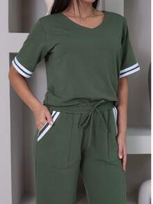 Women's Striped Set - Pants And Top In Lightweight Fleece With White Details - Comfortable Style - 軍綠色 - 查看 2