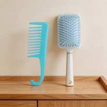 2pcs Cream Blue & Mint Green Hair Brush Set, Includes Cushion Brush, Wide-Tooth Comb, Anti- Brush, Scalp Massage Brush, Anti-Static Hair Brush, Pastel Color Comb, Cute Aesthetic Hair Brush, Portable Brush, Hook Handle Brush, Suitable For Women & Girls, Suitable For All Hair Types Beauty Home Bedroom Decor Travel Accessories Hair Styling Kit Hair Tool Kit - Airbag Massage Comb - View 5