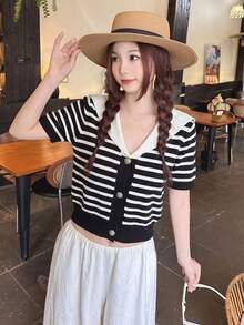 百搭休闲日常女式条纹印花前开襟纽扣短袖开衫 - 黑與白 - 查看 2