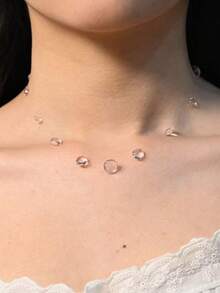 Dây chuyền xương đòn nổi trong suốt như sương sớm + Dây câu cá vô hình thủ công, Dây chuyền giọt nước giả tối giản thời trang, Phong cách giọt nước chuyển màu, Độ trong suốt vượt trội hơn kính, Thiết kế hốc tạo cảm giác nhỏ giọt nổi, Phong cách tươi mới và sống động, Trong suốt như pha lê và tinh khiết, Phù hợp cho nhiều dịp Trang sức nữ, Ngày làm việc, Thường ngày, Hẹn hò, Ngày lễ, Bãi biển, Tiệc tùng, Mặt dây chuyền cho mọi mùa - Trong sáng - Xem 7