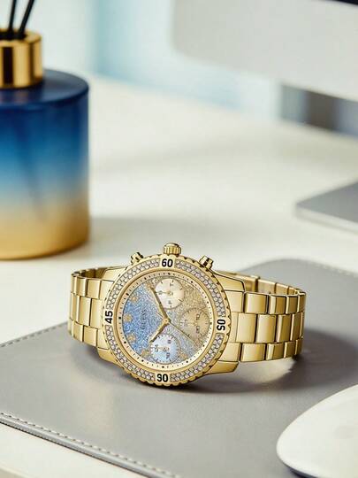 Guess Reloj de mujer elegante de acero inoxidable con cuarzo, esfera de tono degradado confeti y caja con cristales. Reloj adecuado para uso diario, negocios, fiestas, ropa y como regalo para mujeres