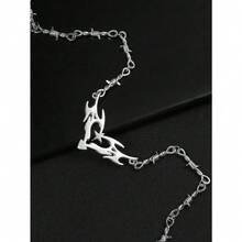 Spring Accessories 1pc Silver Punk Gothic Stylish Cross Thorn Wire Mesh Flame Heart Pendant Necklace For Men Fashion Dark Aesthetic Jewelry Accessory With Cute Goth Y2k Inspired Elements Exquisite Gift Idea For Holiday Gifting Birthday Celebration Anniversary Surprise Romantic Present For Boyfriends Brothers Male Friends Classmates Colleagues Family Members Suitable For Daily Wear Street Style Outings Party Events Festival Occasions Matching With Bag Charm Car Accessories And Various Casual Or Edgy Outfits Unique Punk Gothic Design Featuring Cross Thorn Wire Mesh And Flame Heart Details High Quality Silver Tone Pendant Necklace Lightweight Comfortable To Wear Durable Stylish Decoration For Men's Daily Look Ideal Small Gift For Holiday Greetings Special Moments And Festive Surprises Modern Edgy Gothic Y2k Style Necklace Perfect For Enhancing Personal Style And Adding Dark Charm To Any Outfit Great Gift Choice For Male Relatives And Friends Who Love Punk Gothic And Y2k Fashion Aesthetic - 彩色 - 查看 6