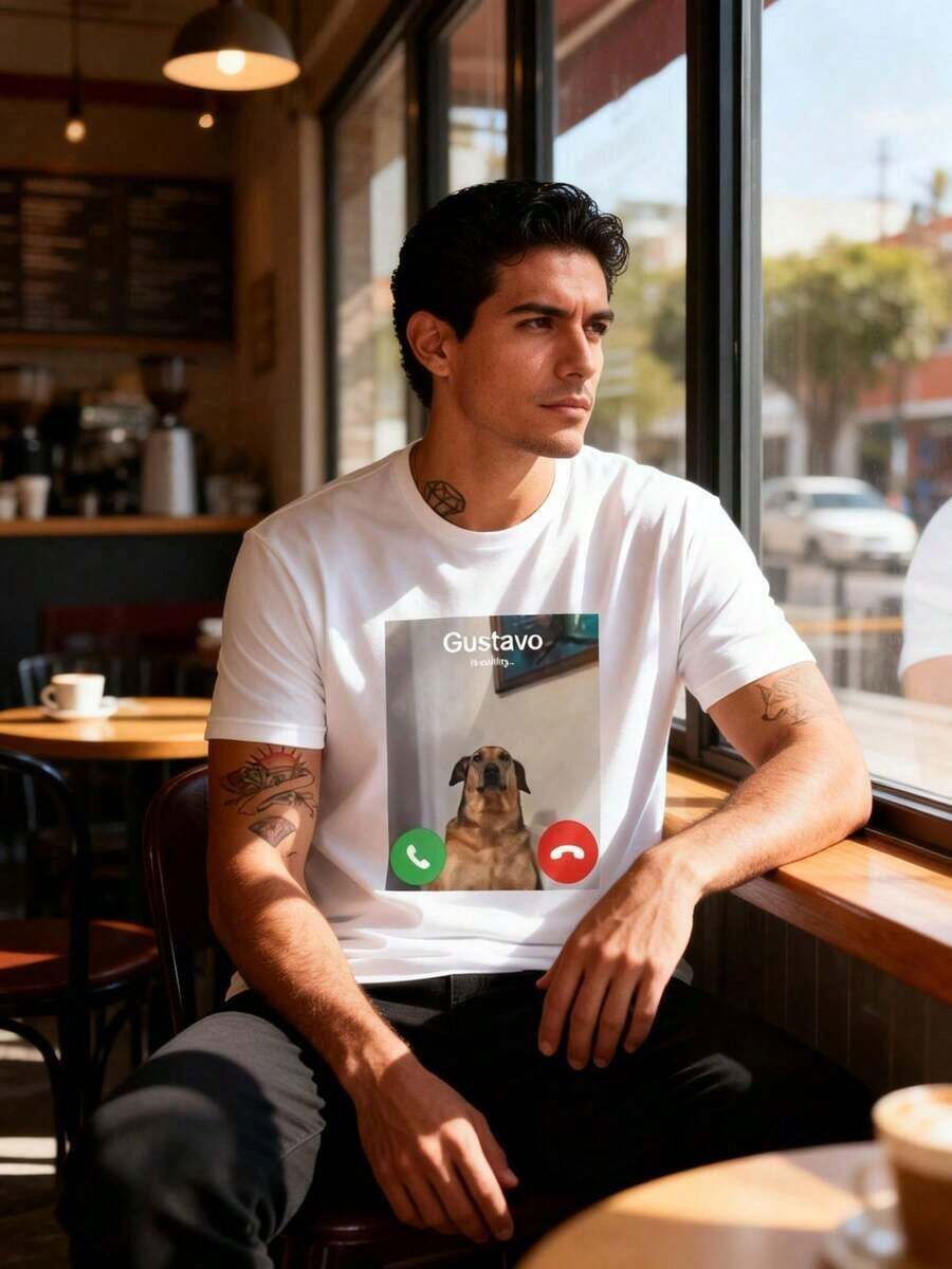 Camiseta de meme divertido Gustavo El Perro Está Llamando - 100%, Ajuste suelto casual para hombres, Idea de regalo perfecta - Blanco - Ver 1