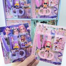 Hasbro 一套巫师狩猎主题文具套装，包含可爱卡通学生笔记本、剪刀、订书机和DIY组合。 - 多色 - 查看 2