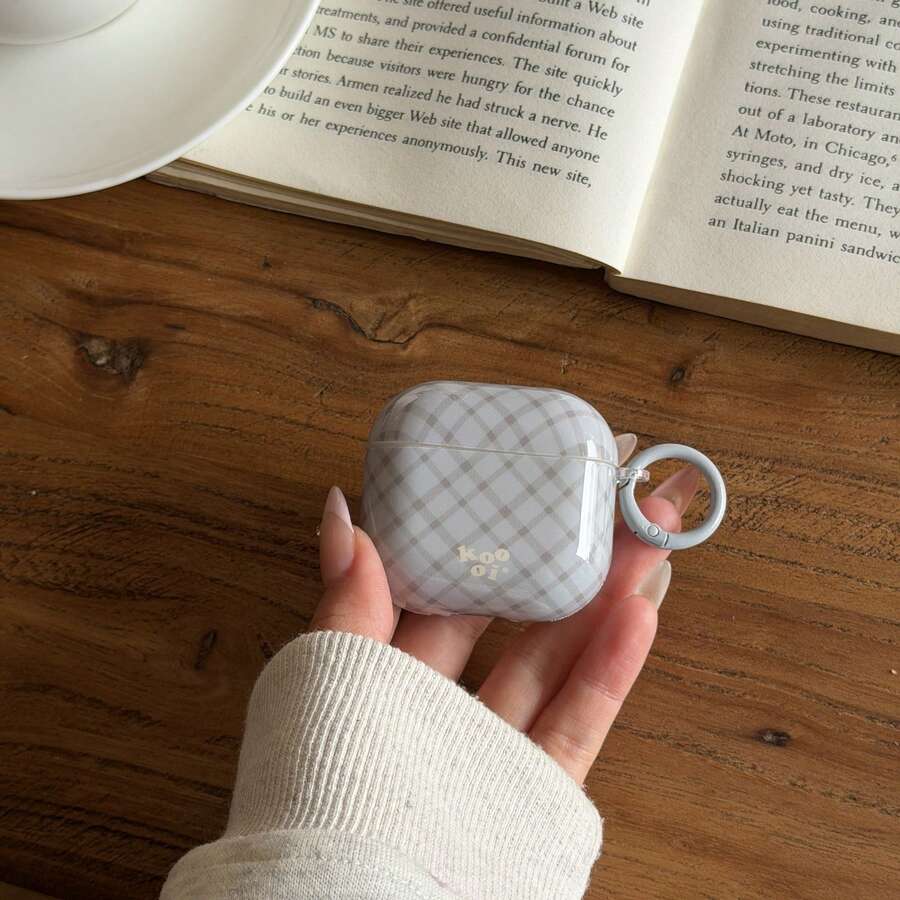 Ốp tai nghe Apple kẻ caro mới kèm mặt dây chuyền, ốp bảo vệ chống rơi cho tai nghe Apple Pro3/Pro2/4, ốp tai nghe chống rơi bằng acrylic, quà tặng ngày lễ, thích hợp làm quà tặng cho bạn gái. - Màu xanh nhạt - Xem 1