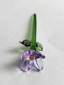 7件套迷你玻璃花瓶，配仿真花，是完美的婚礼装饰，手工玻璃花瓶饰以精致花朵，是精美的桌面摆件。这款可爱的迷你玻璃花瓶摆件以栩栩如生的仿真花为特色，是一件极其精致的装饰品。精心制作，为任何空间增添优雅和清新之感。 - 彩色 - 查看 8