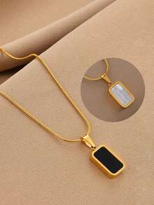 1件黑白贝壳双面吊坠，钛钢极简主义首饰，蛇骨链镀金情侣项链 - 金色 - 查看 1
