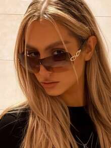 一副Y2K未来主义环绕式时尚眼镜，男士沙滩配饰，适合夏季海滩度假、户外旅行、Y2K音乐节，链条街头Y2K风格超大环绕式镜框，适合音乐节、返校季等场合。 - 棕色 - 查看 1