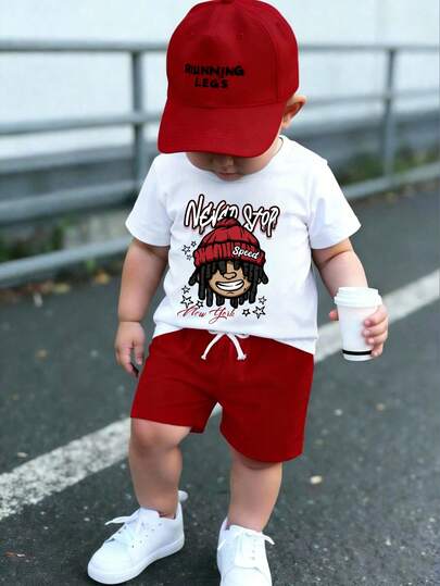Bộ áo thun ngắn tay và quần short mùa hè cho bé trai, in chữ và hoạt hình.